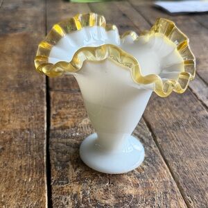 Elegant Vintage Fenton Gold Crest Milk Glass Ruffled Vase